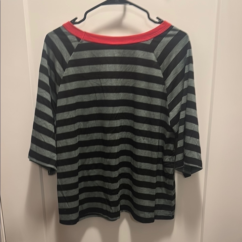 π Striped Black and Gray Cropped Top with Red Trim. L. NWTπ₯ - Picture 3 of 4